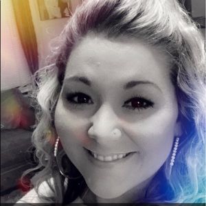 Meet your Posher, Selena